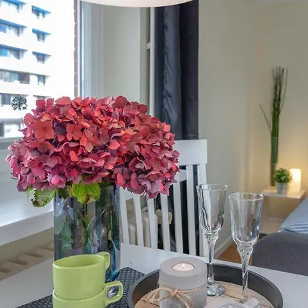 Strandkoenig 4 _ad1 _ 206_ * Westerland